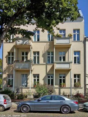 Mietshaus & Einfriedung; Berlin, Treptow-Köpenick