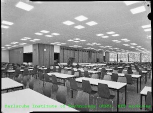 Blick in den leeren Speisesaal der neuen Kantine (KANT)