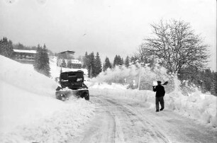 Feldberg: Schneefräse auf der Feldbergstraße