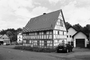 Wohnhaus; Weilrod, Backhausstraße 12