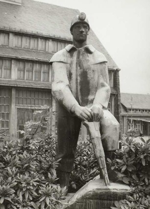Bergmannsdenkmal, Altenberg, Kombinat Albert Funk, Lippmann-Schacht