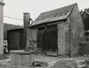 Niederlichtenau-Merzdorf, Kr. Chemnitzer Land, Handschwengelpumpe