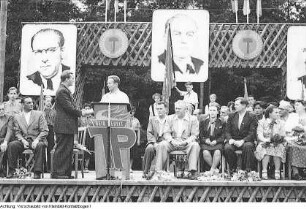 Auftritt eines polnischen Ensembles, Ferienlager der Jungen Pioniere, September 1954