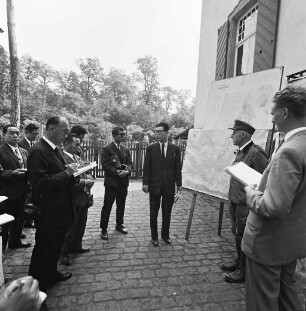 Informationsbesuch von Forstexperten aus Japan beim Staatlichen Forstamt Karlsruhe-Hardt.