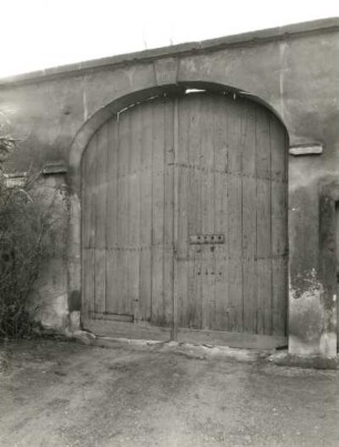 Dresden-Strehlen, Altstrehlen 10. Wohnstallhaus. Portalanlage (1815). Straßenseite