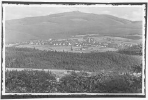 Auersberg. Blick von Stützengrün auf Eibenstock den Auersberg