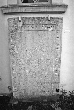 Matthias-Claudius-Kirche: Abtsgrabplatte für Gottschalk Faber