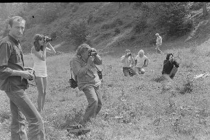 Čičmany. Akt-Pleinair 1980. Peter Söllner, Eva Mahn, Roger Rössing, Claus Baumann und andere beim Fotografieren