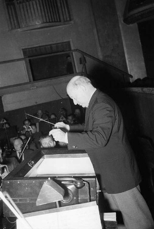 Porträt des Dirigenten Professor Erich Kleiber : Porträt von Erich Kleiber