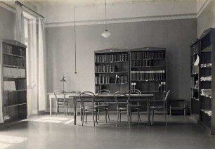 Städtisches Klinikum. Verwaltungsbau - Ärztliche Bibliothek