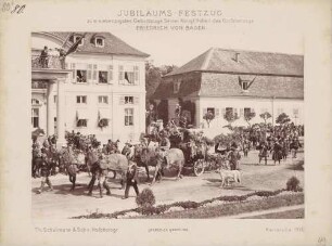 Prunkwagen beim Jubiläums-Festzug zum 70. Geburtstag des Großherzogs Friedrich I. von Baden vor dem Karlsruher Schloss