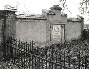 Grabstätte der Familie Karl Harzendorf : Grabstätte der Familie Karl Harzendorf. Stein (um 1900). Lunzenau-Rochsburg, Neuer Friedhof