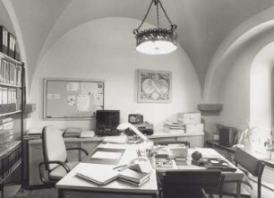 Arbeitsraum des Leiters der Phonothek (Zwischengeschoss) : Dresden-Neustadt, Stauffenbergallee 9 g (Garnisonkirche St. Martin). Sächsische Landesbibliothek - Staats- und Universitätsbibliothek Dresden. Außenstelle Phonothek. Arbeitsraum des Leiters der Phonothek (Zwischengeschoss)