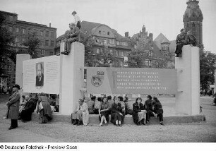 Propagandaaufsteller in der Innenstadt