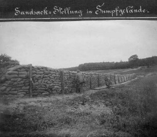 Erster Weltkrieg - "Kriegsansichten aus den Vogesen". "Sandsack-Stellung in Sumpfgelände"