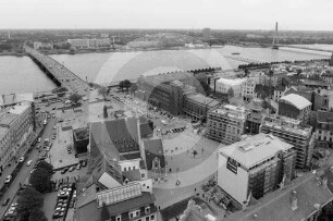 Stadtansicht Riga mit Rathausplatz von SW