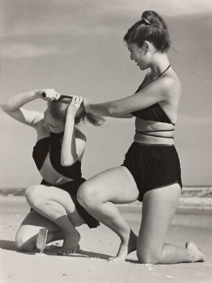 Modeaufnahme, Modell Janet Stephenson (Mademoiselle)