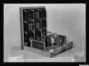 Einschub eines nicht näher bezeichneten Geräts, Bild 10, Foto 1961