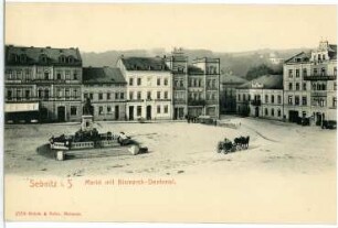 Sebnitz. Markt mit Bismarck-Denkmal und Pferdefuhrwerken