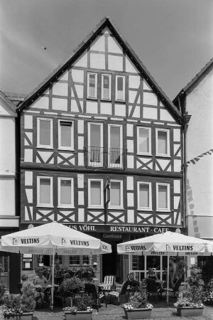 Wohn- und Geschäftshaus (Wohn- und Geschäftshaus, Fachwerk); Frankenberg, Neustädter Straße 20