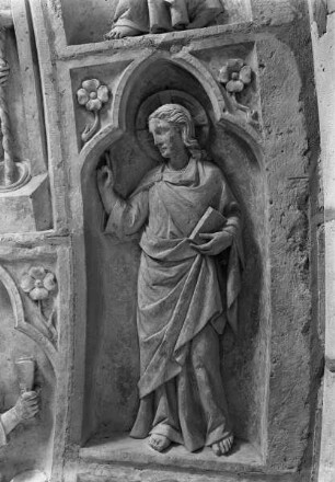 Nördliches Westportal — Rechte Archivolte — Christus bittet die Samariterin um Wasser