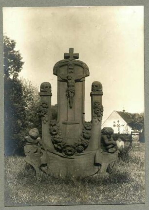 alter Friedhof. Grabstein der M. M. Feth 1781. Vergl. 523