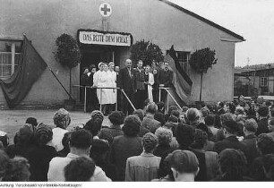 Konsumgenossenschaft, Inventur-Ausverkauf - Deutsches Rotes Kreuz (DRK) - Warenpräsentation, Zahnarzt u.a. mehr, 9154