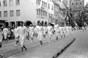 Freiburg: Festzug der Turner; Festzug in der Kaiserstraße; Fechter