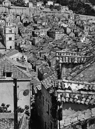 Blick über die Dächer von Dubrovnik, Dalmatien, Jugoslawien