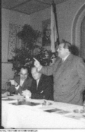 Verschiedene kulturelle Veranstaltungen, Auftritte verschiedener Volkstanzgruppen, Gedenkstätte Carl Maria von Webers in Dresden-Hosterwitz, Auftritt des Sächsischen Bergsteigerchors "Kurt Schlosser" Dresden, Auftritt des französischen Chansonniers und Schauspielers Yves Montand, u.a., 1957
