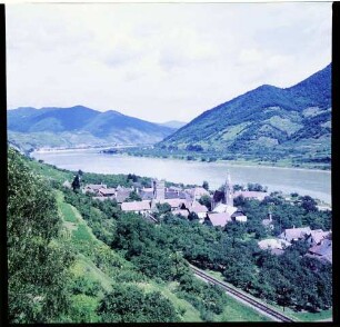 Schwallenbach: Donautal stromabwärts, von oben