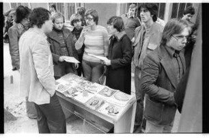 Kleinbildnegativ: Berufsschule, Pfalzburger Straße, 1977