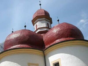 Kuppeln der Wallfahrtskirche St. Bartholomä im Königssee bei Berchtesgaden
