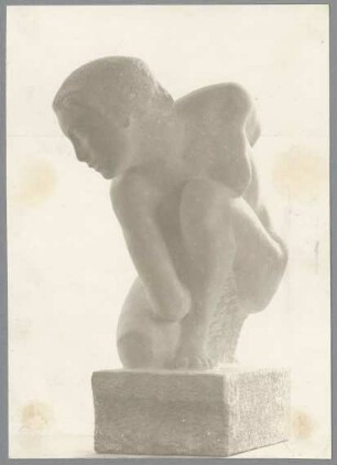 Kauernde, 1914, Kalkstein