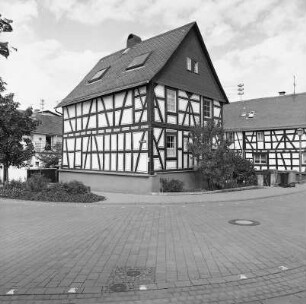 Rüdesheim, Rüdesheimer Straße 2