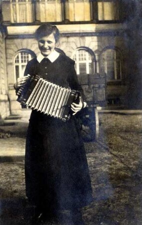 Viktoria-Pensionat. Schülerin
