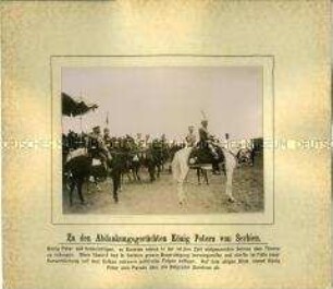 König Peter I. von Serbien nimmt eine Parade ab