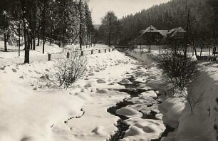 Osterzgebirge. Tal der Roten Weißeritz bei Bärenfels. Blick talaufwärts