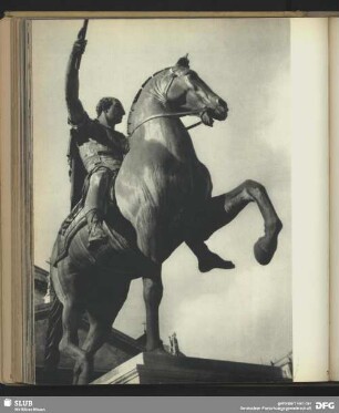 Neapel. Reiterfigur vor S. Franzesco di Paolo