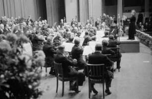 Aufnahmen eines Konzertes mit dem Berliner Sinfonie-Orchester unter Leitung des Dirigenten Professor Otto Laugs
