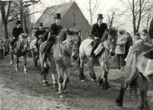 Osterreiter in Ralbitz : Gesellschaftliche Volkskultur - Frühling. Ort: Ralbicy / Ralbitz. Osterreiter