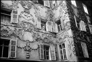 Graz: Haus am Luegg, Stuckfassade