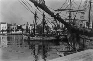 Sousse, Hafen, Blick zum Grand Hotel Bristol