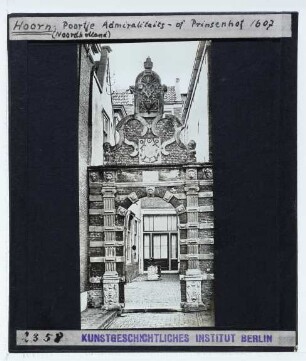 Kerkplein, Admiraliteitspoortje : Portal