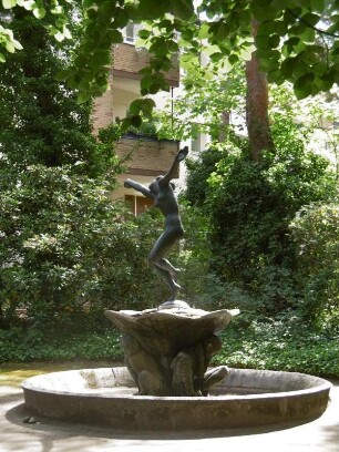 Tänzerinnenbrunnen, Berlin