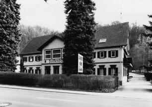 Hofgut Falkenhof; Bensheim, Nibelungenstraße 111, Lauter