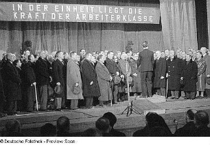Bezirksparteitag der SPD im Theater am Schiffbauerdamm in Berlin