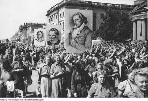 Berlin, 3. Weltfestspiele der Jugend und Studenten, Friedensdemonstration, August 1951