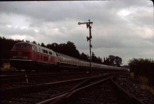 Kirchenlamitz-Ost Lok 218 227 D UIC-X-Wagen Ausfahrsignal