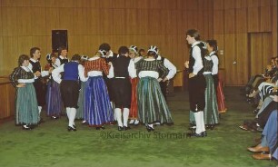 Schleswig-Holstein-Tag: Stormarnhaus: Trachtentanzgruppe